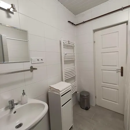 Feszek Vendeghaz Apartment