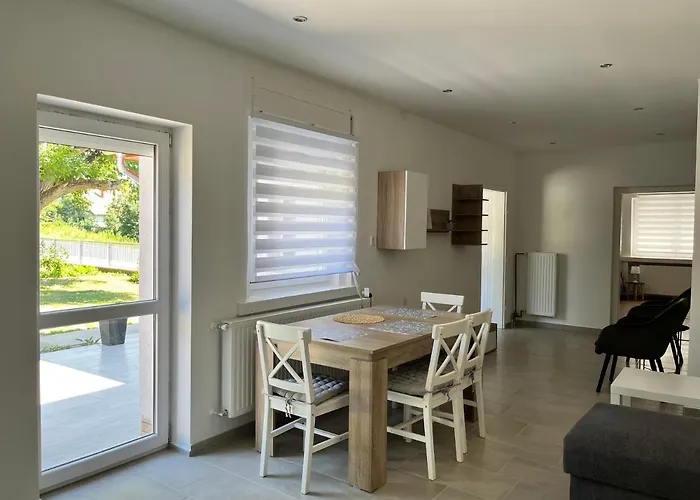 Feszek Vendeghaz 公寓